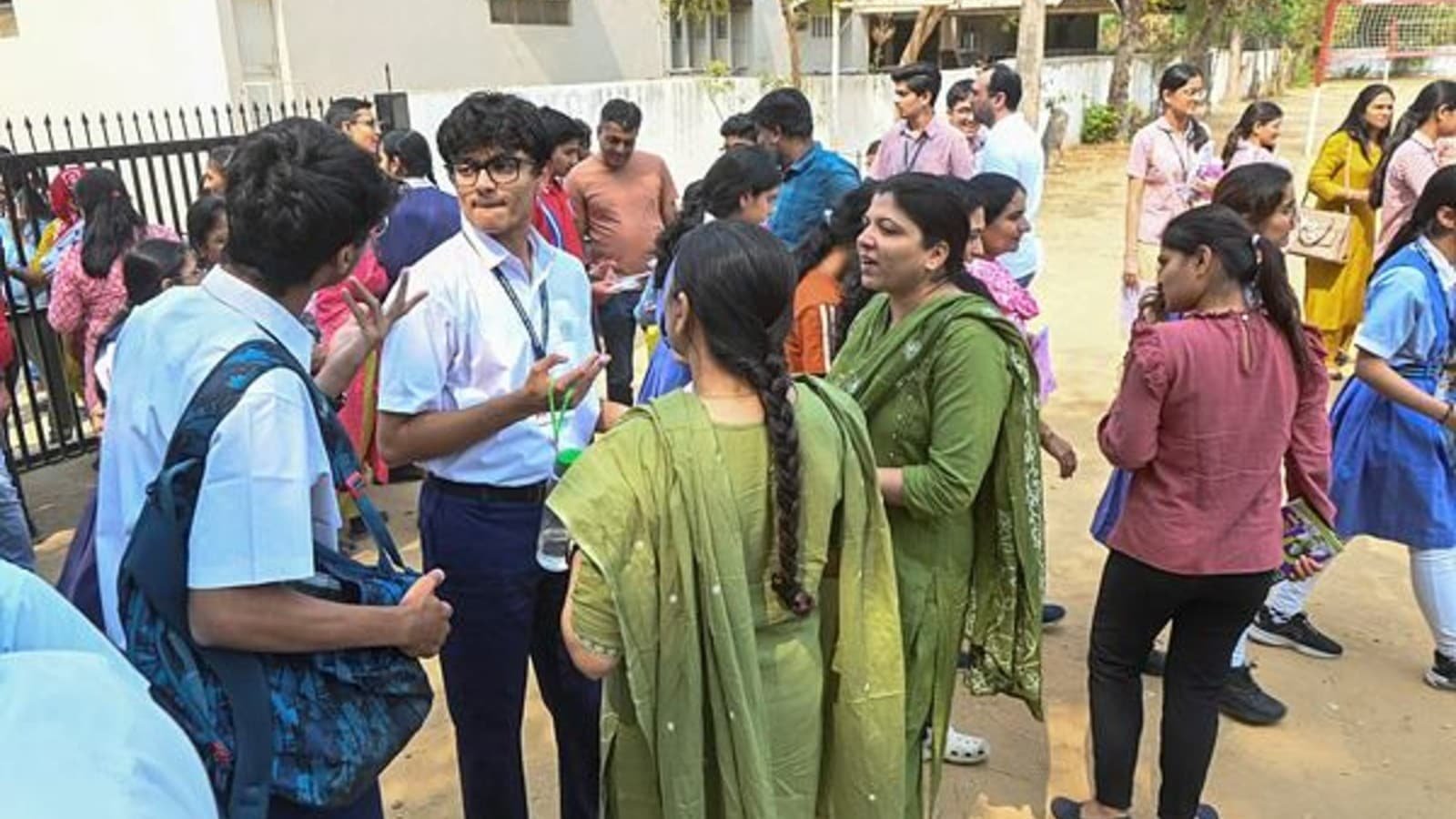 CBSE ತರಗತಿ 12 ಭೌತಶಾಸ್ತ್ರ ಪರೀಕ್ಷೆ 2026 ವಿಶ್ಲೇಷಣೆ ಪ್ರಶ್ನೆ ಪತ್ರಿಕೆಯ ಕಷ್ಟದ ಮಟ್ಟದ ವಿವರವಾದ ವಿಮರ್ಶೆ